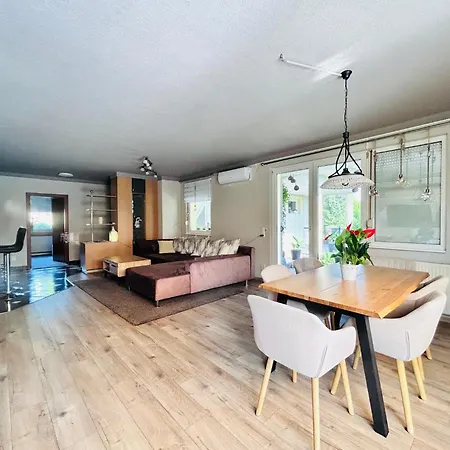Oliva Apartment *